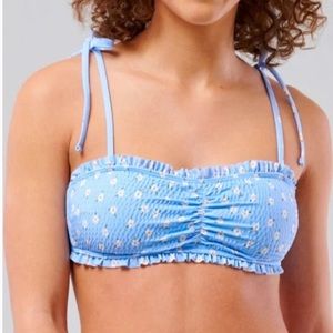 NWOT Hollister baby blue paisley daisy print ruched bikini top